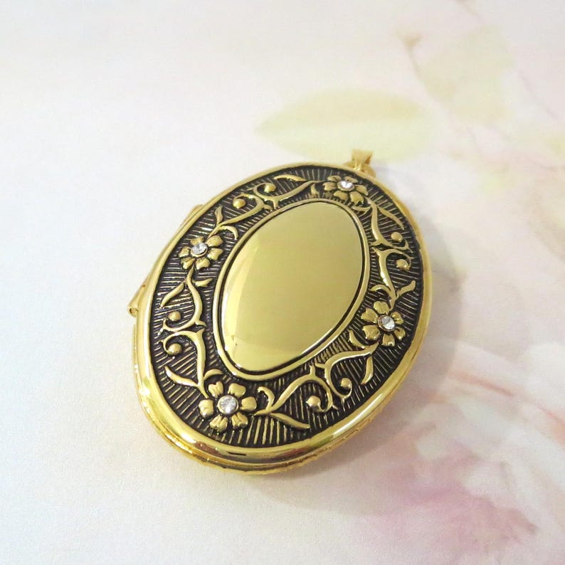 Gold Locket, Vintage Brass Locket, Gold Plated, Large Oval Locket - Etsy