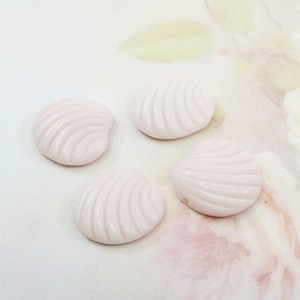 Vintage Duitse glazen schelpkralen, ondoorzichtig lichtroze, 16 mm, 4 stuks