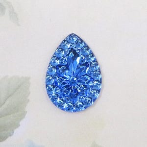 Vintage Teardrop Glass Jewel, 25x18mm Glass Cabochon, Sapphire Blue, 2 pieces