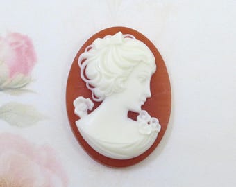 Vintage Karneol Elfenbein Cameo, Vintage Harzcameo, Lady Cameo, 40 x 30 mm, 1 Stück