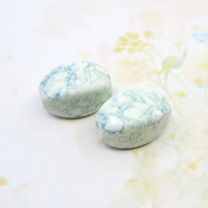 Vintage italienische Lucite Perlen, Türkis Grün Blau Perlen, 25 mm, Großloch Nugget Perlen, 2 Stück