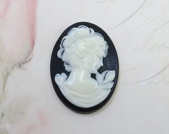 ヴィンテージブラックアイボリーカメオ、ヴィンテージ樹脂カメオ、レディカメオ、40 x 30 mm、1個