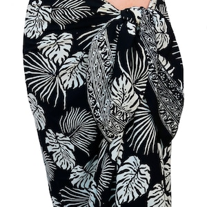 Hawaiian Beach Sarong Wrap Skirt ~ Tropical Jungle Leaf Batik Pareo ~ Mens or Womens Lavalava