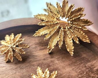 Vintage Large Gold Brooch and Earrings Set : Avon 1970s Starburst Jewelry