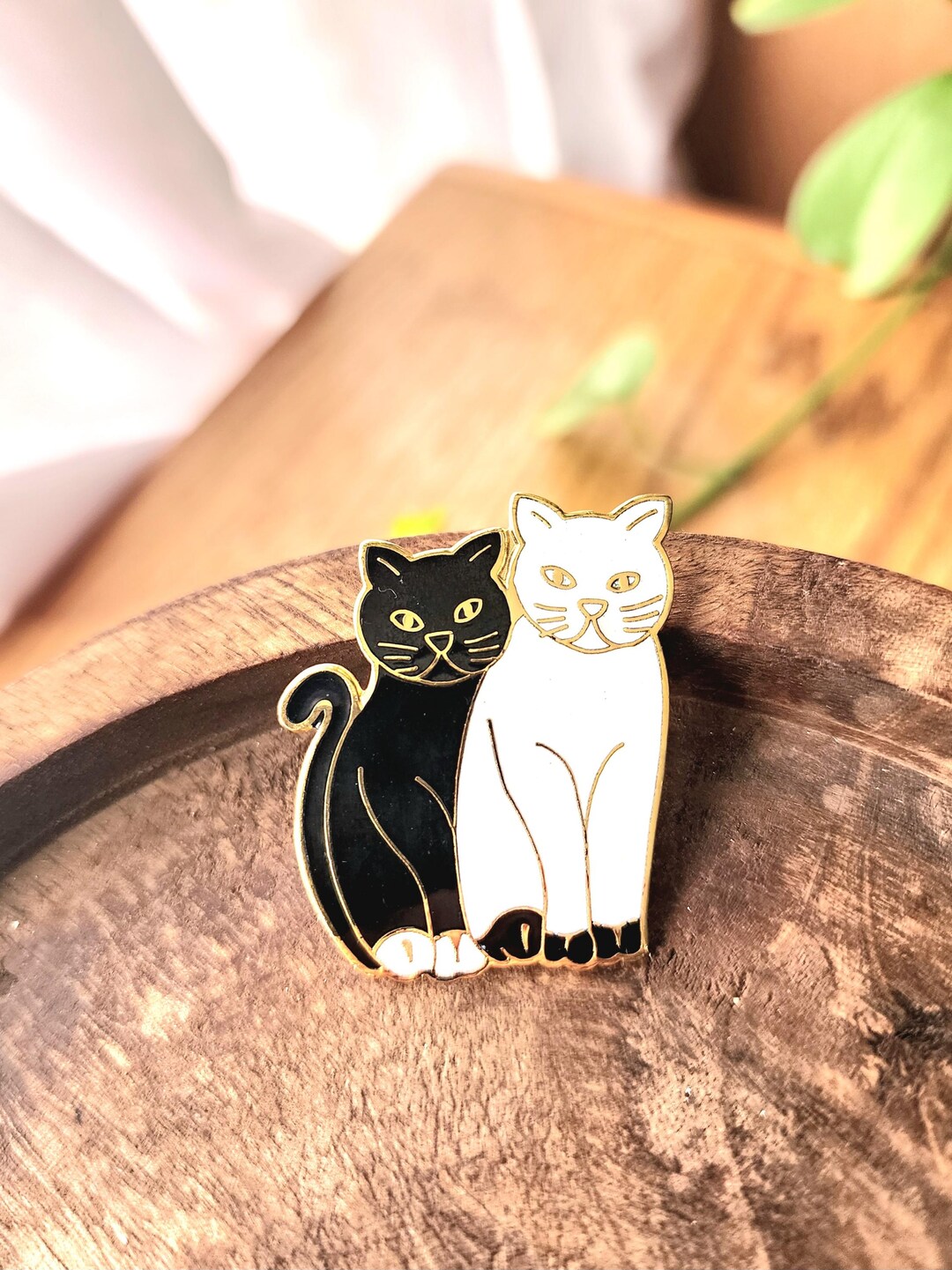 Vintage Cat Brooch - Black and White Cats - Gold Line Figures With ...