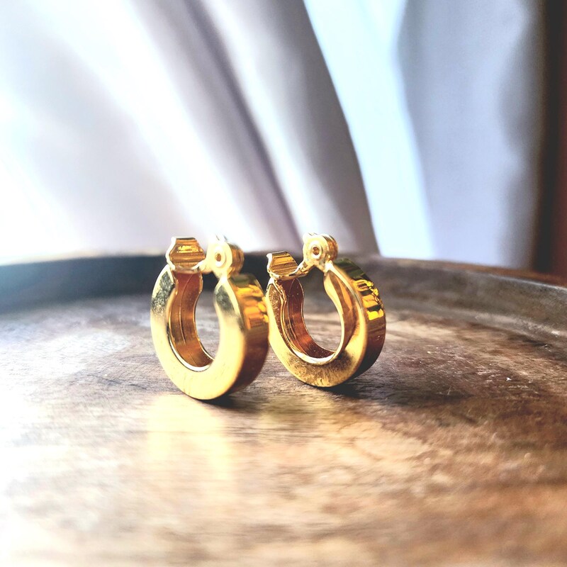 [Brighton] Small Hoop Charm Earrings-Gold main image 0