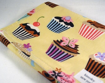 Burp Cloth with style -  Cotton / Organic undyed French Terry - Sweet Tooth Cupcake