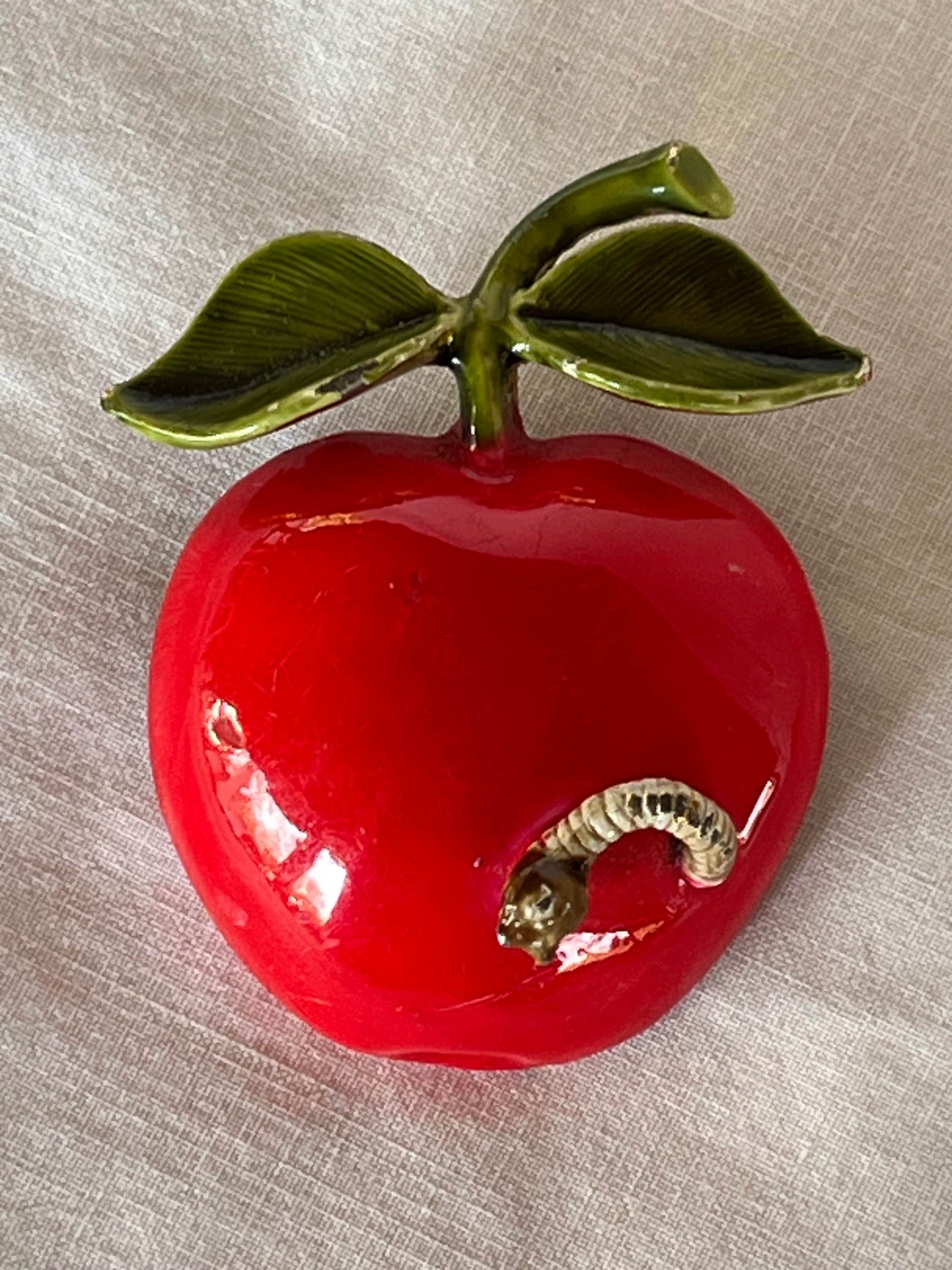 Robert Original 苺のブローチ エナメル USA ヴィンテージ Original by Robert Brooch - Etsy