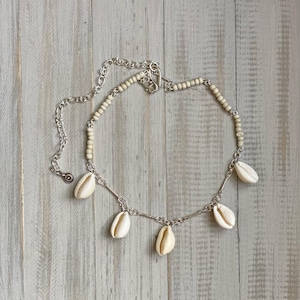 Minimalist Shell Necklace: Handwoven Beaded Chain, Beach Jewelry