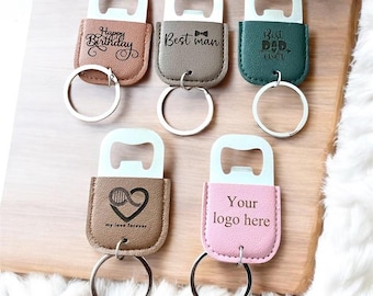 Llavero abrebotellas personalizado: cuero sintético grabado y acero inoxidable.