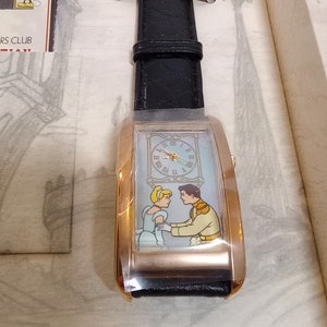 Disney Cinderella Collector&#39;s Club Series II Fossil Watch Vintage in Book Style Box