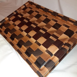 End-grain cutting board