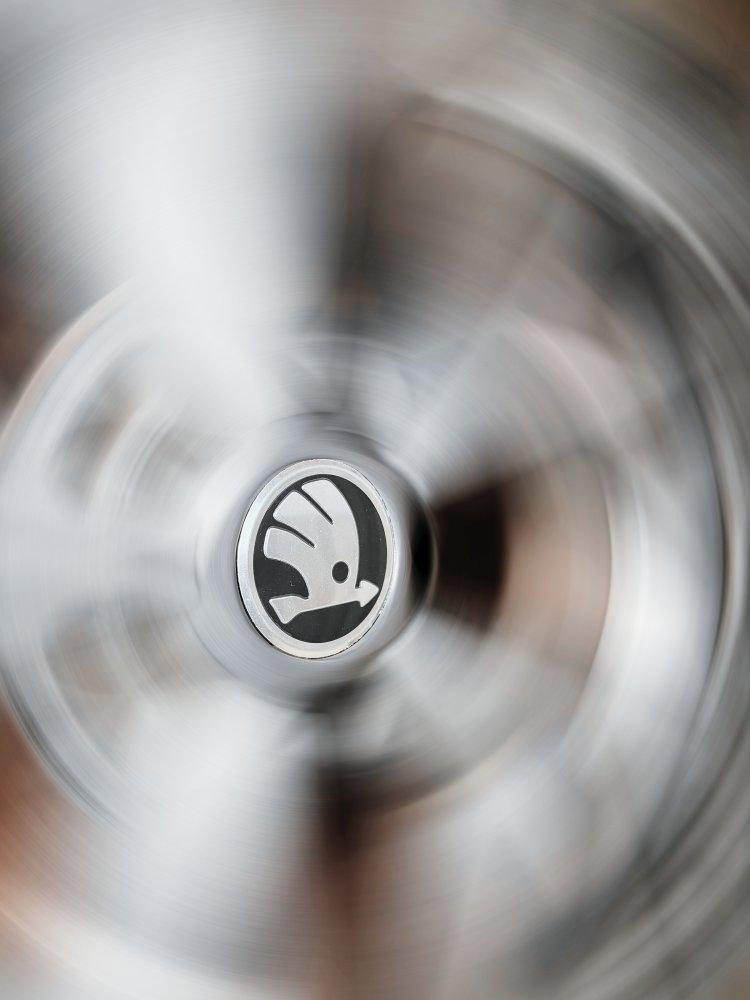 Skoda Wheel Caps Self Leveling Centering Dynamic Caps 56mm 57mm