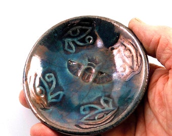 Scarabée égyptien bol à offrandes, poterie raku faite main