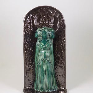 Santuario de la escultura de la diosa griega Hécate