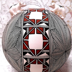 Vintage Acoma Pueblo, Acclaimed New Mexico Artist Wanda Chino, Geometric Globe, Healing Bear, Storytelling Seed Pot, 5.5", Excellent Cond.