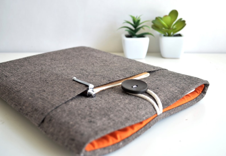 Brown Linen Laptop Sleeve, Custom Fit, Padded Pocket, Classic Look image 2