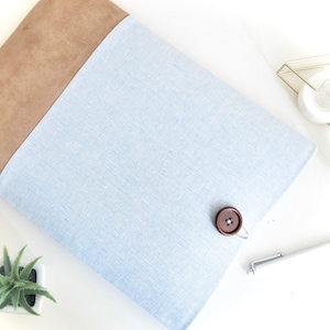 Housse pour ordinateur portable unisexe, taille personnalisée, Housse pour ordinateur portable végétalienne, imitation daim Surface Pro, Housse pour ordinateur portable 12 po, 13 po, 15 po. Étui pour ordinateur - Chambray lin