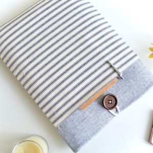 Vadderat iPad-skal, anpassad för alla iPad-storlekar (Pro, Air, Mini), blårandig design