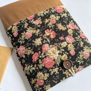 Laptop Tasche mit Blumen | Veganes Wildleder & Vintage Blumen | Custom Fit gepolsterten | Für Laptops bis 16 Zoll