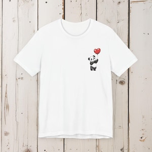 Maglietta Panda, Maglietta Unisex Panda Love, Maglietta con Grafica Panda, Maglietta con Animali Carini, Regalo per gli Amanti della Natura, Maglietta con Orsetto Panda, Maglietta per San Valentino