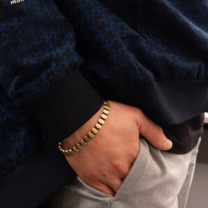 Pulsera de cuentas redondas de bronce para hombre, diseño ajustable de cobre hecho a mano, joyería elegante y atemporal para novio, regalo para él