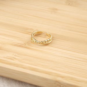 Kleiner Fingerring mit ovalen Zirkon-Akzenten, vergoldet, hypoallergen, zierliches, stapelbares, minimalistisches, modernes Schmuckset