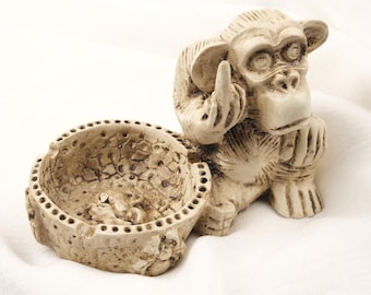 White & Creme Oval Monkey Ashtray, Spider Detail  Funky Mythic Gift Idea, Cool Ashtray Lid – 15x9cm Funny Handmade HEAVY ITEM 1LBS