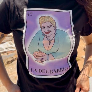 Camiseta gráfica Paquita la del Barrio, camiseta de tarjeta La del Barrio Lotería, camiseta icono de la música mexicana, camiseta Cultura Pop Ranchera