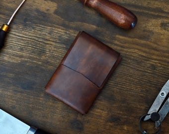 Minimalist Leather Wallet – Personalized Gift for Men & Women