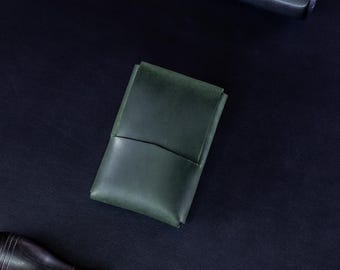 Minimalist Leather Wallet – Personalized Gift for Men & Women