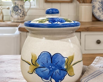 Louisville-steengoed blauwe kruik met bloemen en deksel | Gemaakt in een keramische pot van Kentucky | Vintage aardewerkbus