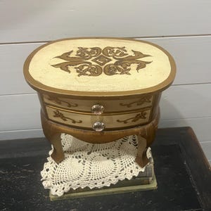 Vintage Florentine Giltwood Jewelry Box: Hollywood Regency Decor