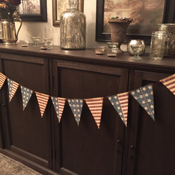 4th July / Patriotic Banner garland, 12 flags, 4 each of 3 designs.