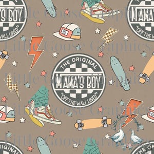 Puede incluir: Un fondo marrón con un patrón repetido de varias imágenes que incluyen una patineta, un rayo, una estrella, un sombrero, un par de zapatillas y una pegatina redonda con el texto "The Original Mama's Boy "Off the Wall Loved".