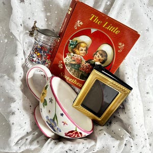 Themed Vintage Mystery Box Gift | unique retro finds | handpicked | themed aesthetic cottagecore, retro | build your own