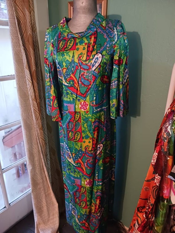 Vintage 1960's Psychedelic Kiyomi Hawaii dress