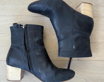 TOMS Women's Black Leather Evie Zippered Ankle Booties Boots Size 9.5