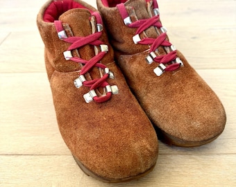 Vintage 80s Brown Suede Hiking Boots Gum Sole Lace Up Wedge Womens Size 9