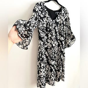 NWT Karl Lagerfeld Paris sz 10 black white Carys Ruffle detail lace knit dress
