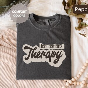 Komfort Farben Ergotherapie Shirt, OT Therapeut Geschenk für Frauen, OTA Rundhals T-Shirt, pädiatrisches OT Shirt, minimalistisches Shirt für psychische Gesundheit