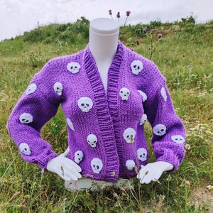 Cozy Handmade Skull Cardigan, Halloween Knit Sweater, Spooky Fall Cardigan, Gothic Halloween Gift Idea