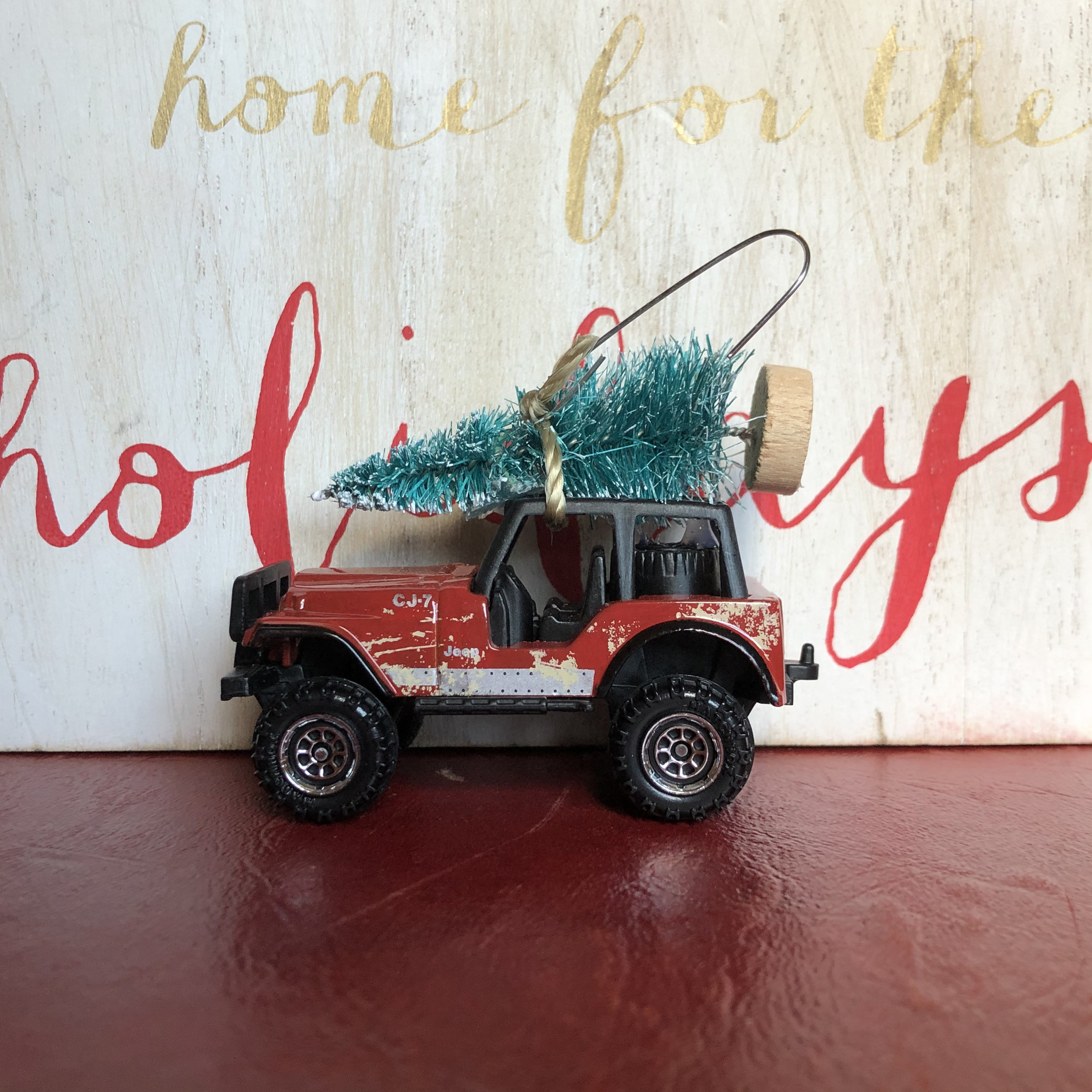 Jeep Christmas Tree Ornament 