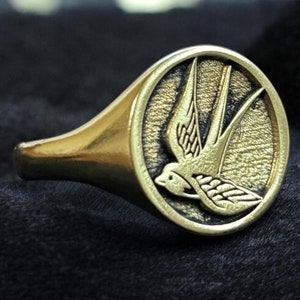 Swallow Ring, Bird Signet Ring, Gold Animal Jewelry Women, Symbol of Freedom Pinky Ring Men, Birthday Nature Gift for Him, Gift for Her