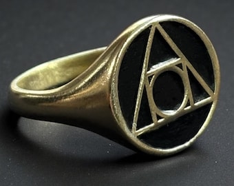 Sorcerers Wizard Triangle Ring – Silver Hermetic Seal Signet Ring for Men and Women Jewelry