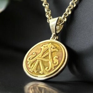Collar con monograma, colgante con iniciales de plata, medallón personalizado de dos letras para hombre, cadena personalizada para mujer, dije de moneda de cumpleaños, regalo para él y para ella