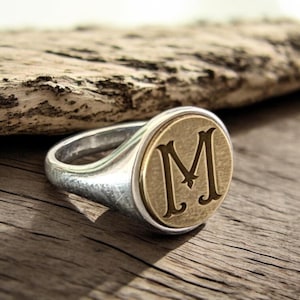Anel com monograma, anel com sinete inicial, anel com letra mindinho masculino, joias personalizadas femininas, presente com moeda personalizada para ela, presente para namorado único