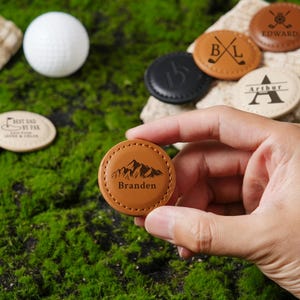 Engraved Leatherette Golf Ball Marker for the Father&#39;s Day Gift,Personalized Golf Ball Marker For Wedding Gift,Custom Gift for Golf Lovers