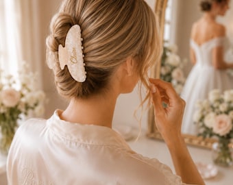 Gepersonaliseerde haarklem, aangepaste parelhaarclip, cadeau bruidsmeisje, huwelijkscadeau voor vrouwen, aangepaste naam haaraccessoire
