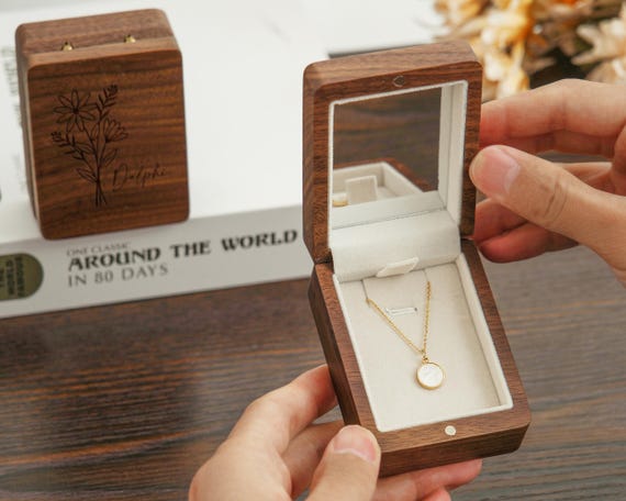Personalized Wooden Necklace Box Gift For Mother's Day,Custom Engraved Name Box Gift For Her,Handmade Birth Flower Keepsake Box Gift For Her